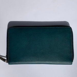 NWOT TravelSmith Antitheft Zipper Wallet Passport Holder with RFID protection